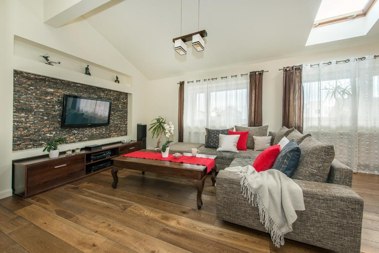 Apartament Debnicki Daire Krasków Dış mekan fotoğraf